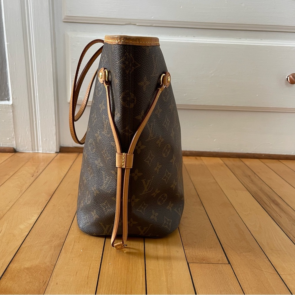 Louis Vuitton Monogram Canvas Neverfull Tote in Brown and Tan - Picture 11 of 14